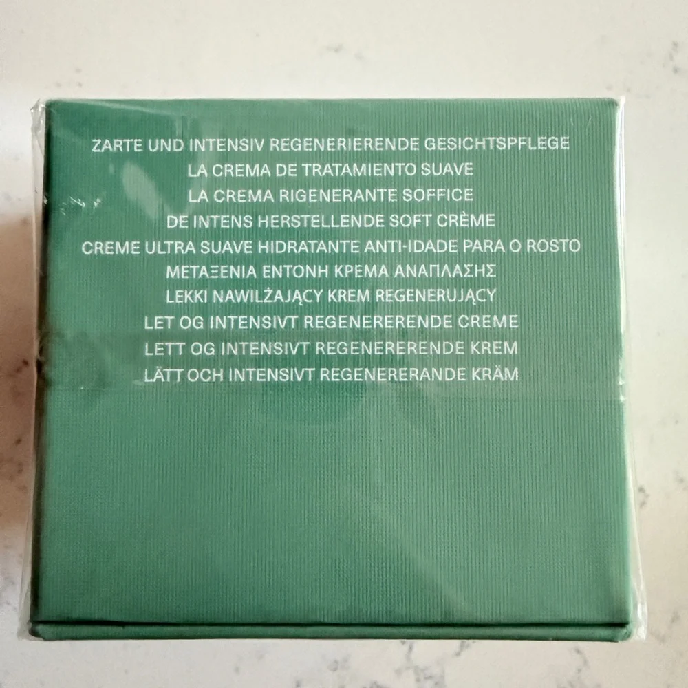 La MerThe moisturizer Soft cream 1. Oz